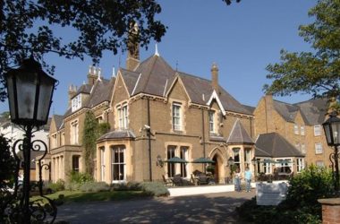 Classic British – Cotswold Lodge Hotel